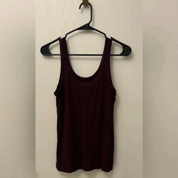 Lot of 3 Summer Tanks Great Condition - Time & Tru, Aerie, and Old Navy Size M - Picture 5 of 12